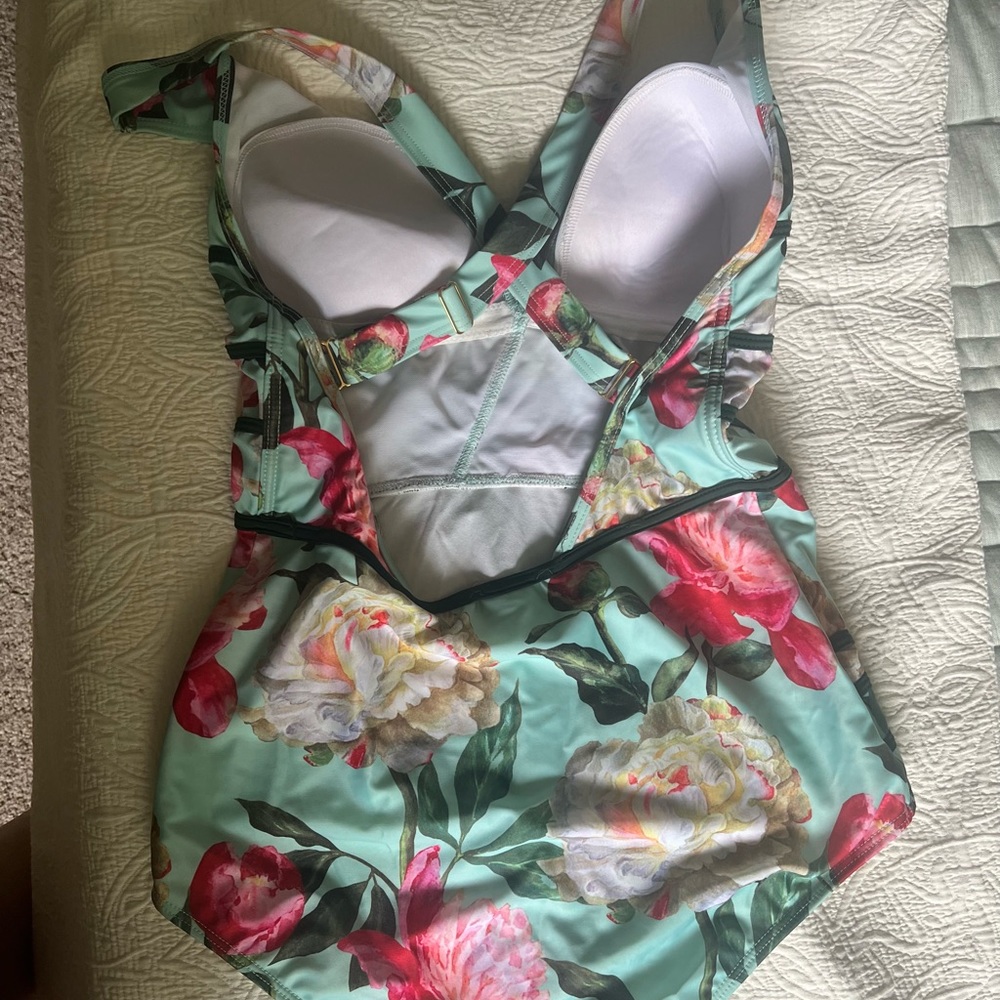 Floral boutique swim large - Picture 2 of 3